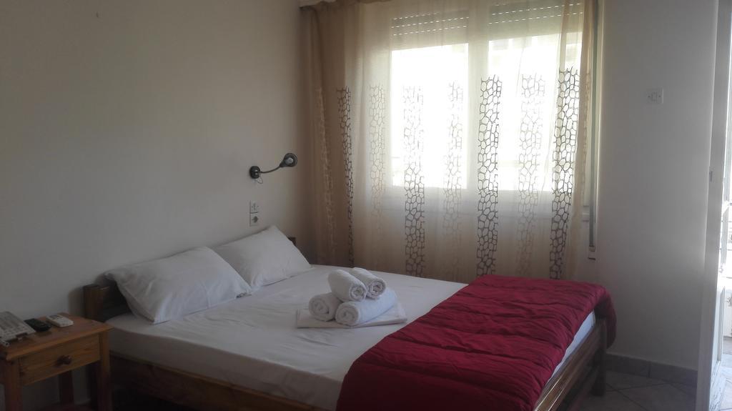 Hotel Ionion พีเรียส ภายนอก รูปภาพ