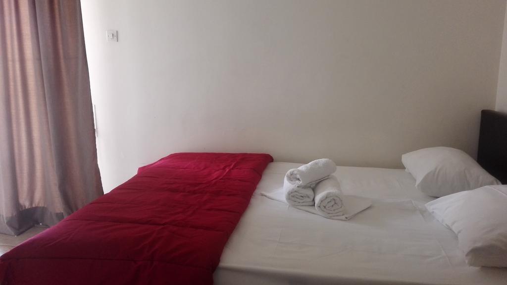 Hotel Ionion พีเรียส ภายนอก รูปภาพ