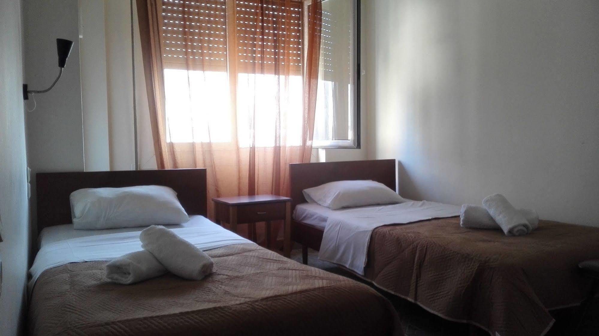 Hotel Ionion พีเรียส ภายนอก รูปภาพ